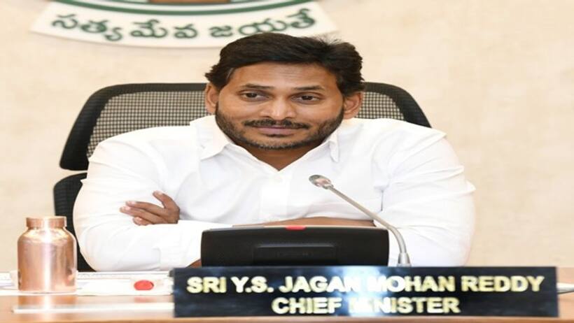పార్టీ కార్యక్రమాలపై జగన్ ఫోకస్ .. మండల స్థాయి నేతలతో భేటీకి రెడీ, బెజవాడలో వచ్చే నెలలో కీలక సమావేశం