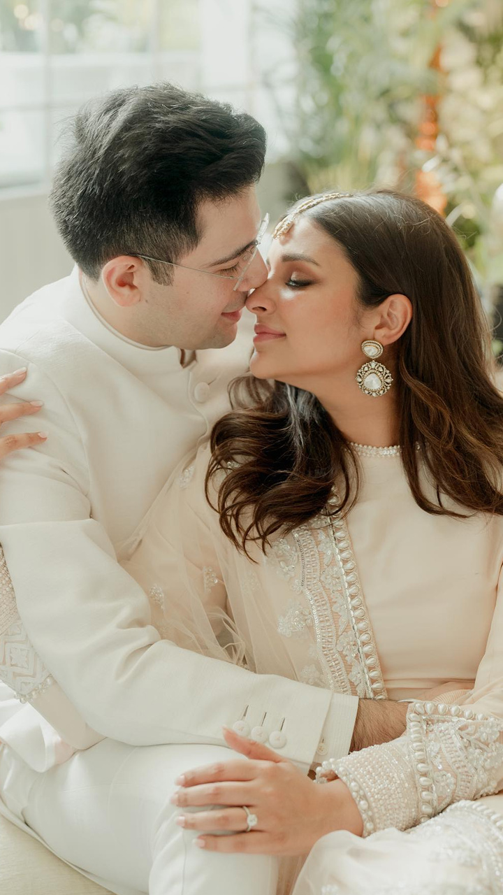 Parineeti Chopra Raghav Chadha pre wedding serenades everyone on the Sufi Night suc