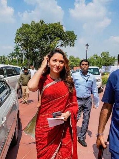 Women Reservation Bill: लाल साड़ी में Tamannaah Bhatia पहुंचीं संसद