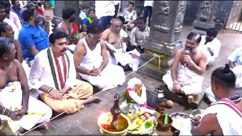 O Panneerselvam offers Rahu Ketu special pooja in Srikalahasti smp