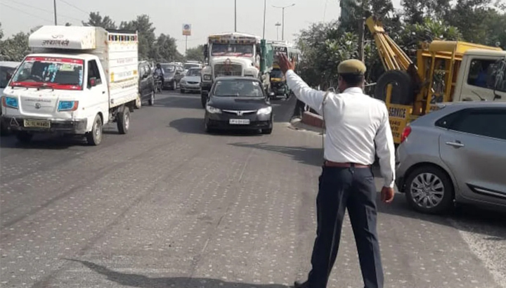 Panjagutta traffic inspector suspended - bsb