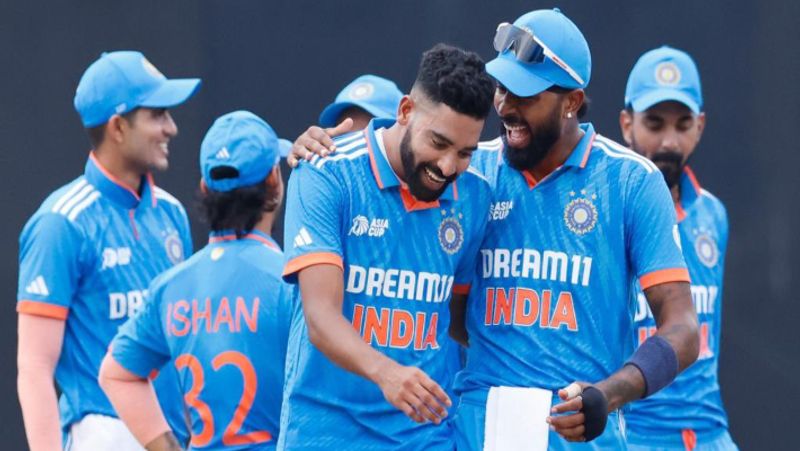 Mohammed Siraj reclaims No 1 spot in ODI bowling rankings kvn