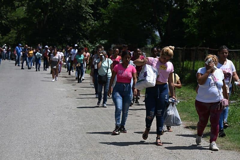 Venezuela regains control of gang-run jail with pool and zoo bkg 