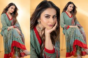 Rakul Preeth Singh: పద్దతిగా పరువాలు ఎరవేసిన రకుల్ ప్రీత్ సింగ్... కవ్వించే చూపులకు కుర్రాళ్ళు బేజారు!