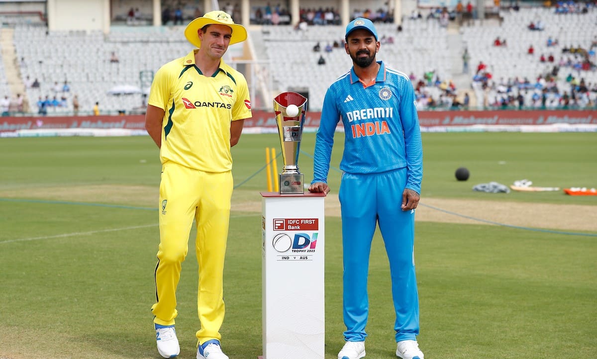 IND vs AUS 2nd ODI Australia revised DLS target 317 in 33 overs due to rain interrupt ckm