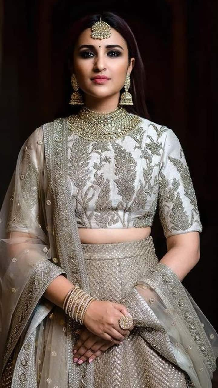 parineeti chopra bridal look manish malhotra lehenga collection kxa 