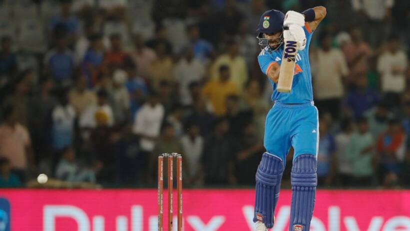 India vs Australia 2nd ODI: హాఫ్ సెంచరీలు బాదిన శుబ్‌మన్ గిల్, శ్రేయాస్ అయ్యర్... ఇదే జోరు కొనసాగితే...