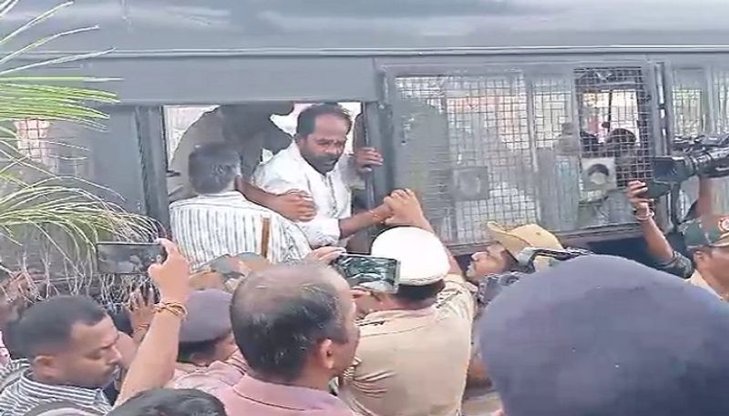 More Than 35 Farmers Arrested For Protest Against Government in Davanagere grg