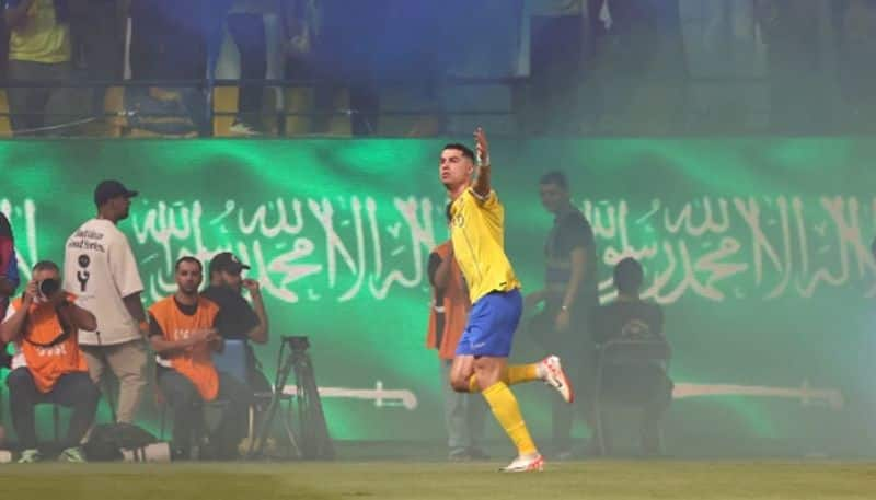 Watch Cristiano Ronaldo two weak foot goals as AL Nassr beat Al Ahli Saudi by 4 3 jje 