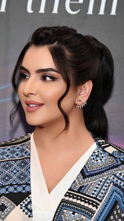 <p>UAE के शासक मोहम्मद बिन राशिद की बेटी और राजकुमारी महरा (sheikha mahra) की खूबसूरती के आगे अच्छी-अच्छी हीरोइनें फेल हो जाती हैं। </p>
