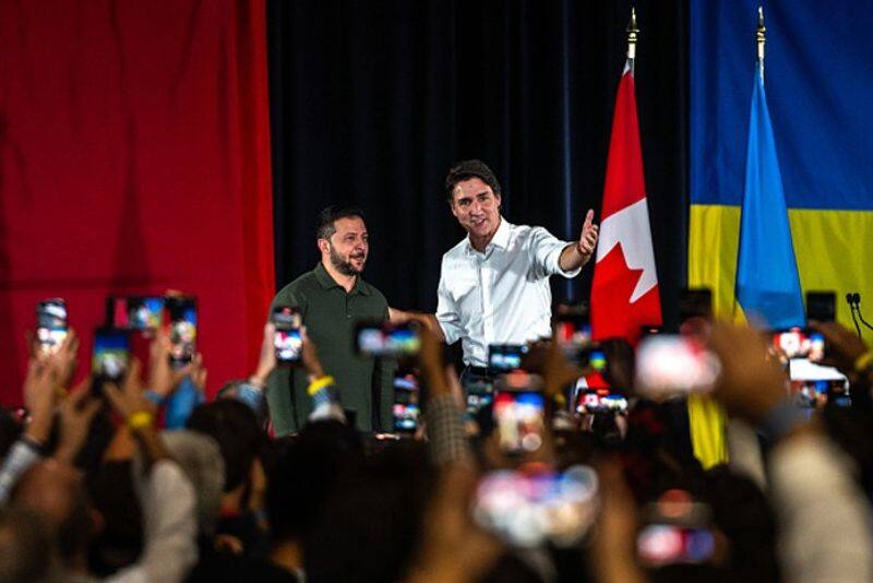 Traitor Trudeau Now, Canadian PM faces heat for supporting Ukraine; protest video goes viral - WATCH snt