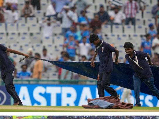 India vs Australia 2nd ODI: Steve smith goes for golden duck, Australia target revised DLS methord CRA