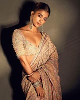 త్వరలో స్టార్ క్రికెటర్ తో పూజా హెగ్డే పెళ్లి.. ప్రైవేట్ ఈవెంట్ లో జంటగా, అతడెవరు అంటూ నెటిజన్లలో ఆసక్తి ?