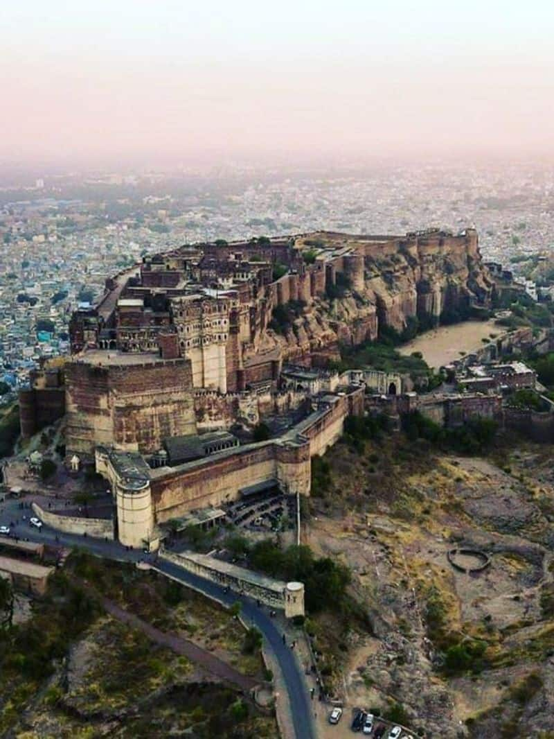 mehrangarh fort largest fort of rajasthan  where whole pakistan is visible ZKAMN