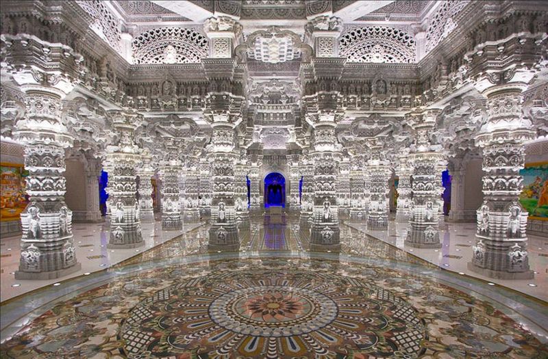 Swaminarayan temple in America is World's largest foreign Hindu temple vkp