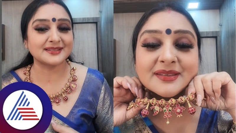 Actress Malavika Avinash wore Ashtamangalya jewelery made from temple stone suc