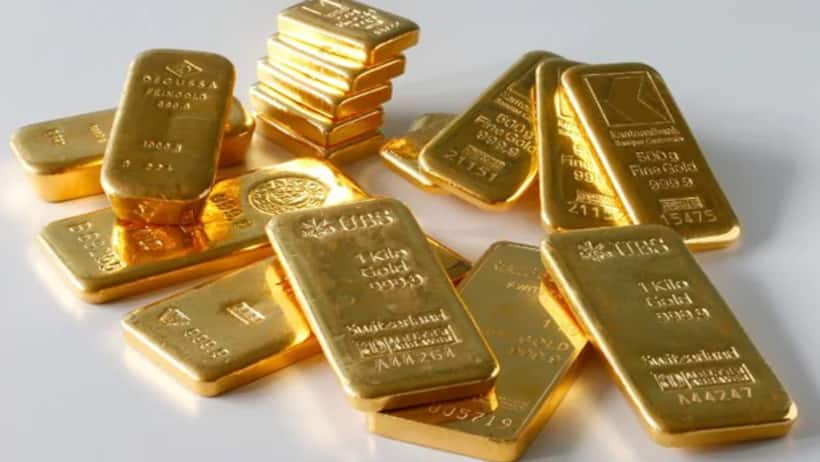 Gold: శంషాబాద్ ఎయిర్ పోర్టులో భారీగా బంగారం పట్టివేత.. 