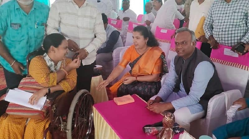 Janata darshan Minister Priyank Kharge listened to the grievances of Chincholi public at kalaburagi rav