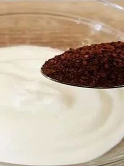 Mix 2 spoon of coffee powder with 1 tablespoon of water or yogurt