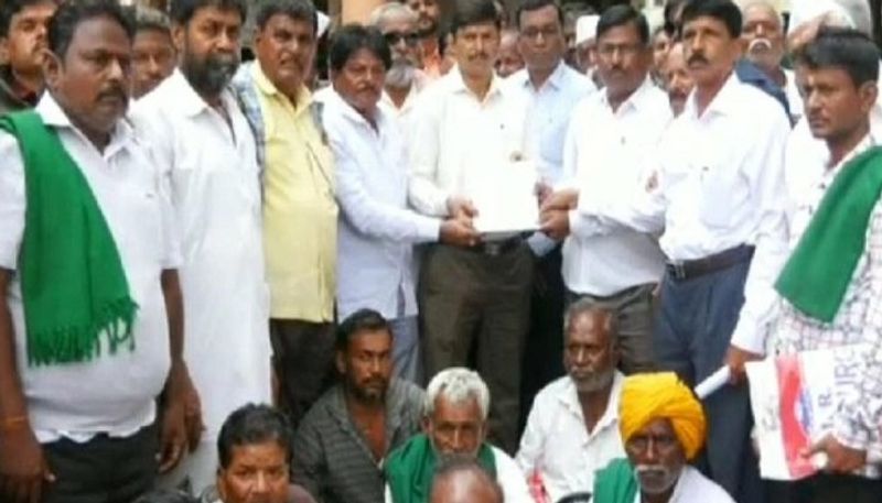 Almatti Backwater Victims Demand to Minister RB Timmapur  For Compensation in Bagalkot grg