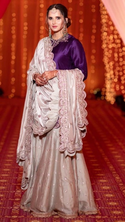 Eid E Milad Un Nabi पर पहनें Sania Mirza के 8 डिजाइनर सूट