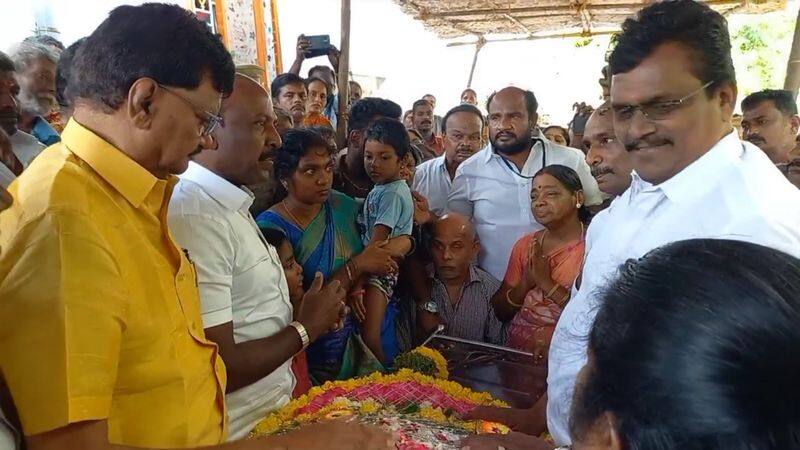 The body of the organ donor was cremated with state honors in Theni vel