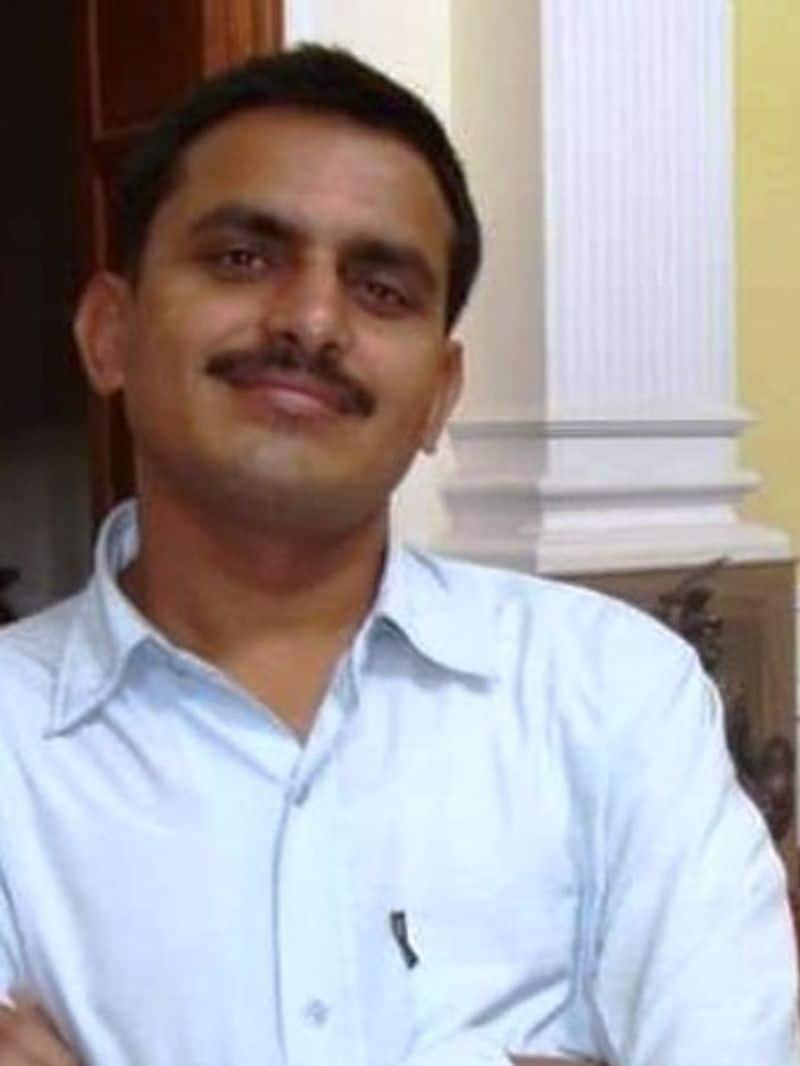 success story of IAS officer maniram rejected for pion job due to 100 percent deaf ZKAMN