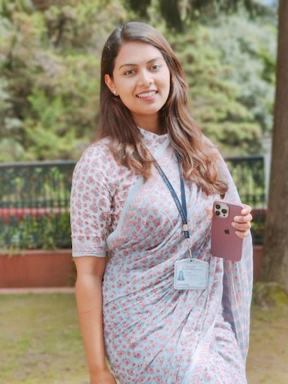<p>IAS मुद्रा गैरोला बचपन से ही पढ़ाई में होशियार थीं। 10वीं में 96% और 12वीं में 97% मार्क्स थे। </p>
