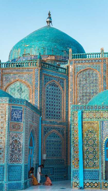 <p><br />
2021 में Afghanistan में तख्तापलट के बाद देश पर तालिबान का शासन है। ऐसे में इस देश की यात्रा करना किसी खतरे से कम नहीं खास महिलाओं के लिए। </p>

<p> </p>

<p> </p>
