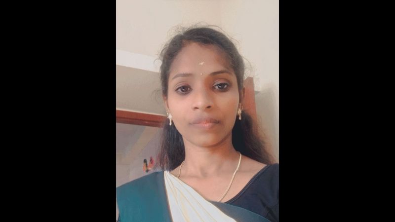 young lady died for mobile phone blast in thanjavur district while spoke in charging mode vel