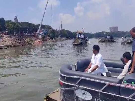 Minister Talasani Srinivas Yadav inspects Ganesh idol immersion at hussain sagar in Hyderabad lns
