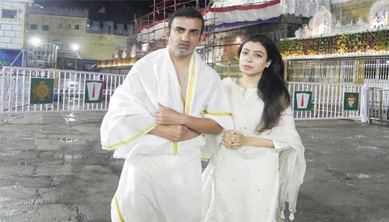 Team India Former Cricketer Gautam Gambhir Offers Prayers at tirumala tirupati Temple san