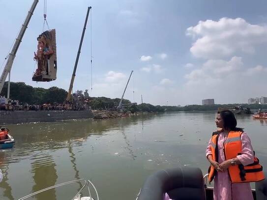 ghmc mayor gadwal vijayalakshmi supervision for khairatabad ganesh immersion ksp