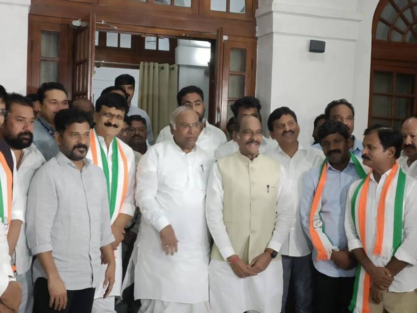 ఖర్గే సమక్షంలో కాంగ్రెస్‌లో చేరిన మైనంపల్లి హనుమంతరావు, వేముల వీరేశం