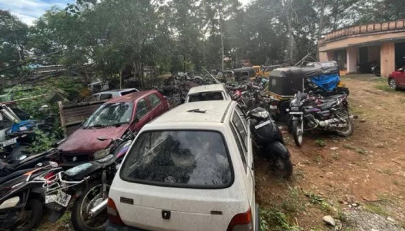 Delhi govt to impound overage vehicles found parked in public places; all you need to know AJR