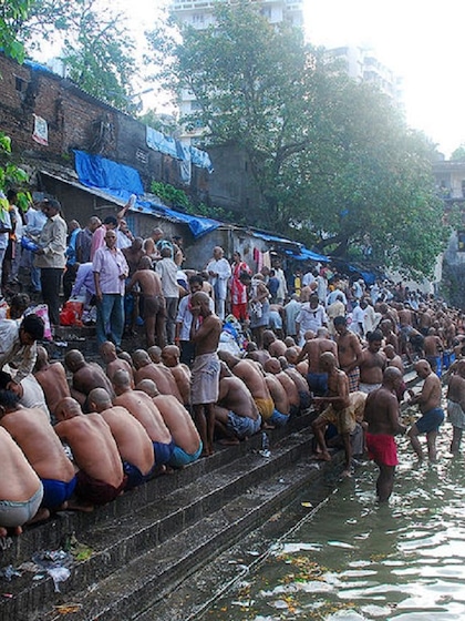 <p>29 सितम्बर को पूर्णिमा का पहला श्राद्ध मनाया जाएगा, जबकि 14 अ​क्टूबर को पितृ पक्ष समाप्त होगा। उस दिन सर्वपितृ अमावस्या होती है।</p>

