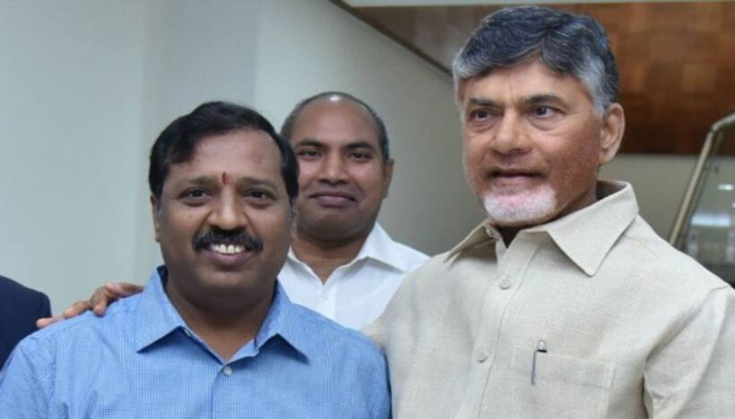 అమెరికాకు పరార్: చంద్రబాబు మాజీ పీఎస్ పెండ్యాల శ్రీనివాస్ సస్పెన్షన్