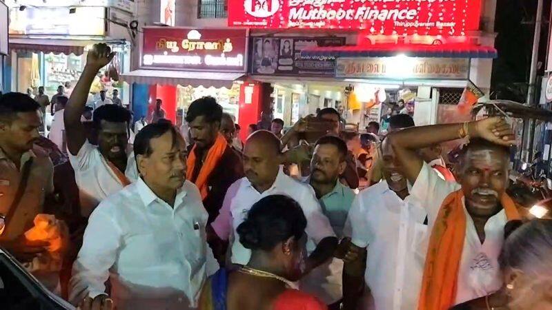 clash between bjp cadres in sivagangai district in front of h raja video goes viral vel