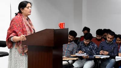 UPSC Toppers इशिता किशोर, टीना डाबी, कनिका गोयल को पढ़ाने वाली टीचर कौन? जिन्होंने देश को दिए कई IAS-IPS