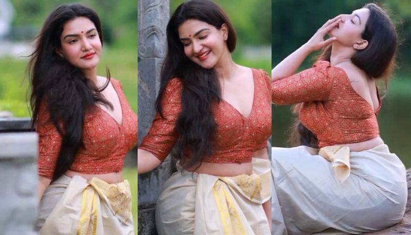 Malayalam Actress Honey Rose Hot photos Viral in social Media Vin