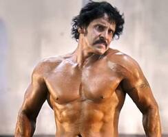 58 ఏళ్లు.. కుర్ర హీరోలకు పోటీ ఇస్తున్న విక్రమ్..  ఎన్ని కోట్లు సంపాదించాడో తెలుసా..?