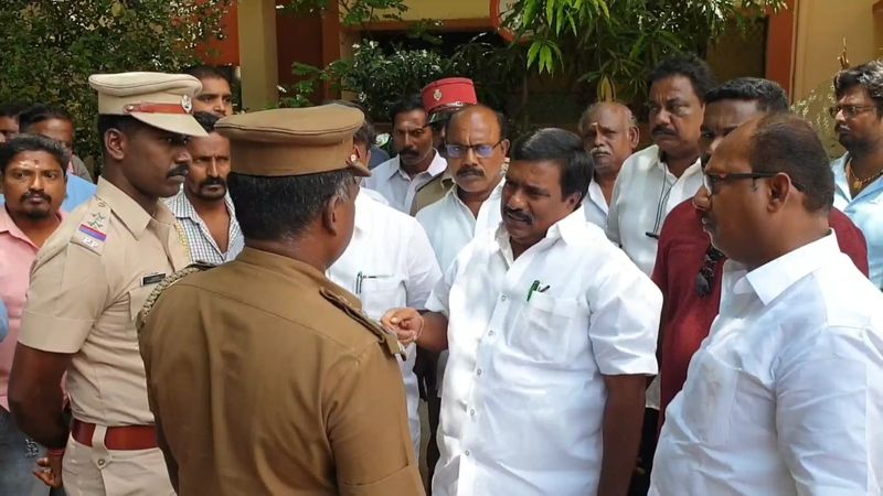 retired government employee commits suicide in puducherry vel