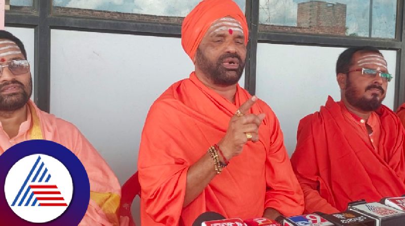 Shivananda shivacharya swamiji  expressed his desire to contest the Lok Sabha elections at bidar rav