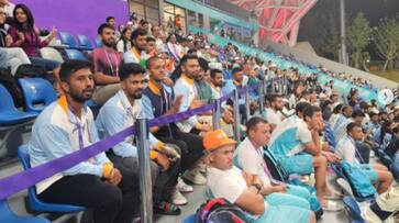 watch video indian cricket players lauds for hockey team in asian games saa watch video indian cricket players lauds for hockey team in asian games saa