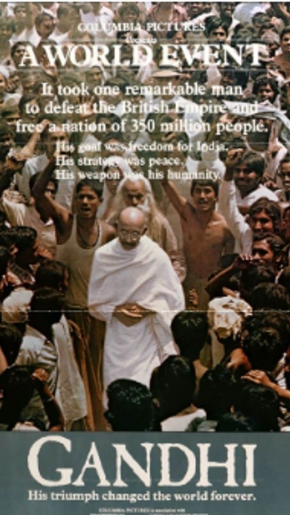 <p> फिल्म Gandhi में गांधी जी के साउथ अफ्रीका से Freedom Struggle की यात्रा दिखाई गई है। खास बात ये है कि इसमें हॉलीवुड के हीरो बेन किंग्सले ने गांधी का रोल प्ले किया था।<br />
 </p>
