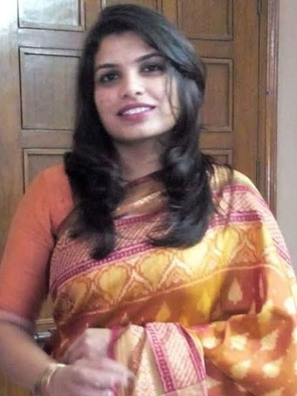 <p>Anuradha Pal IAS के पिता दूध विक्रेता थे  उन्होंने ने हिंदी मीडियम से पढ़ाई की है और साल 2012 में UPSC  में 451वीं रैंक और 2015 में 62वीं रैंक हासिल की। </p>
