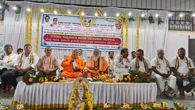 Illegal liquor sale should be leveled: Gurupardesikendra Swamiji snr