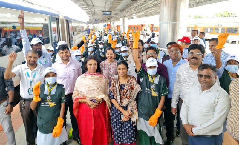 Vande Bharat Train Cleanliness Campaign snr