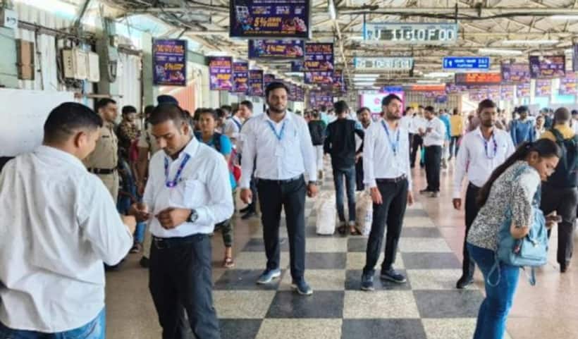 Indian Railways did a 'fortress check' at Dadar Station, earned Rs 4.2 lakh in fines in ONE DAY