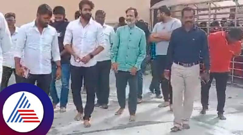 Actor Raghavendra Rajkumar visited Male Mahadeshwar tekmple with his family today rav